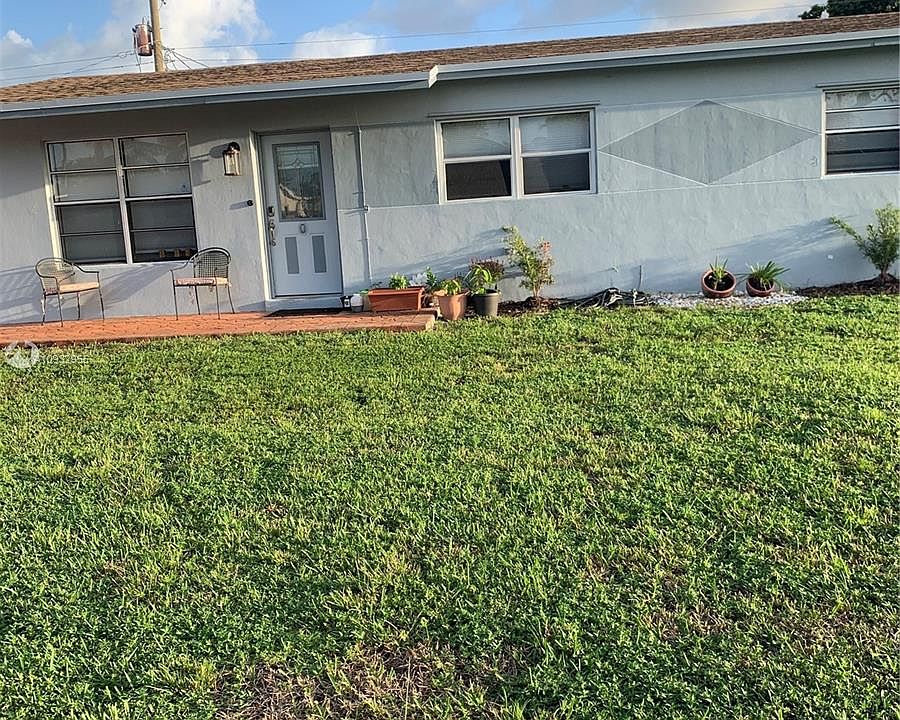 1st image of 1261 NE 214th St