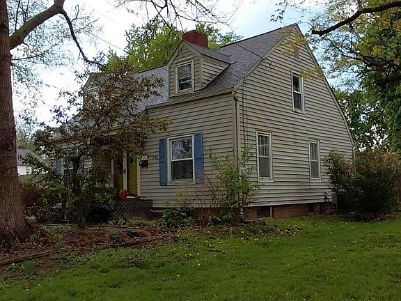 2nd image of 536 Portage Rd