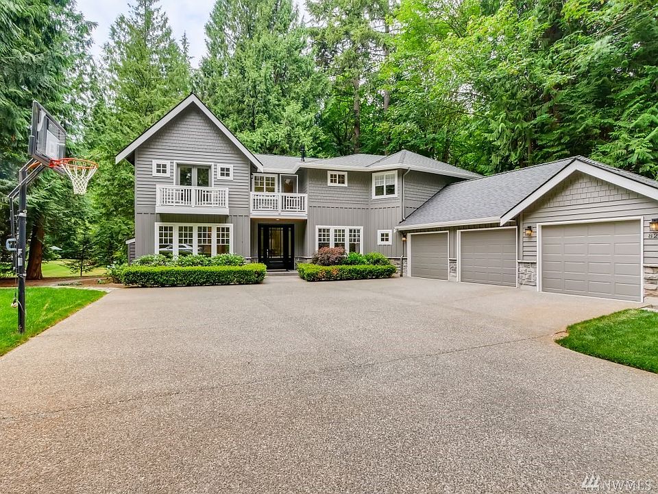 1st image of 825 240th Ave NE