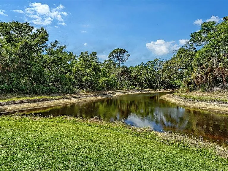 9000 Willow Brook Dr — Photo 5