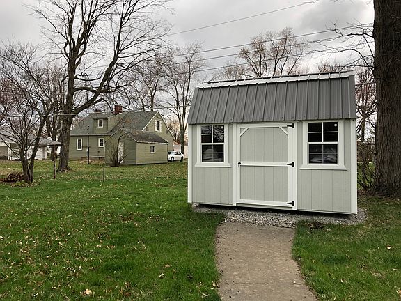 3rd image of 1503 N Meadowbrook Dr