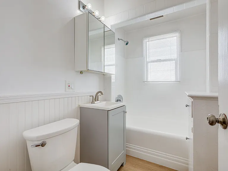 963 N Doheny Dr — Photo 14