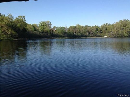 1st image of Oak Shore Dr