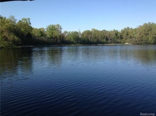 Oak Shore Dr, South lyon, MI