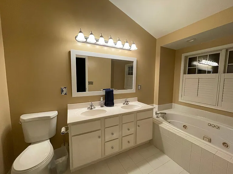 Ensuite Bathroom #1