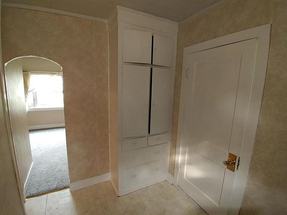 Office/Den w/built in storage