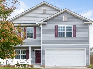 1418 River Run Dr, Lowell, NC 28098