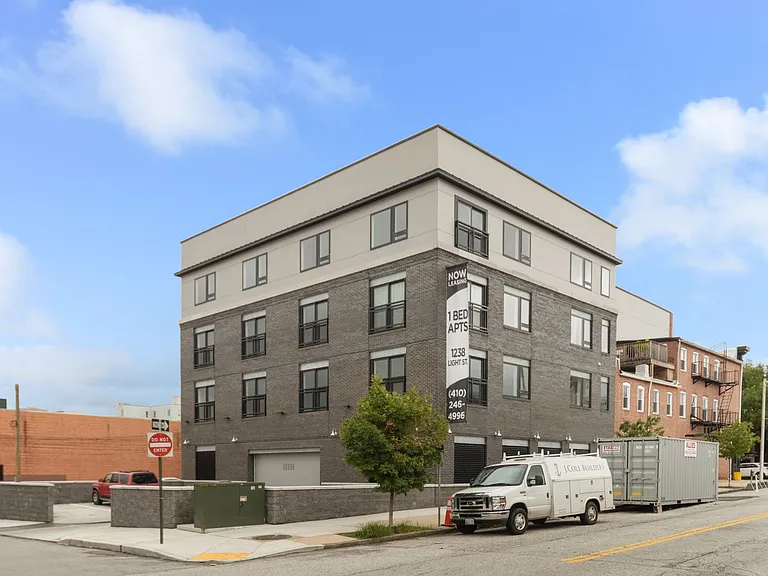 1238 Light St — Photo 22