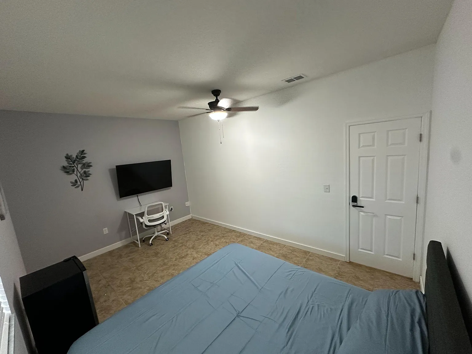 4 bed, 5.0 bath, 2842 sqft, $1,888 — Photo 3