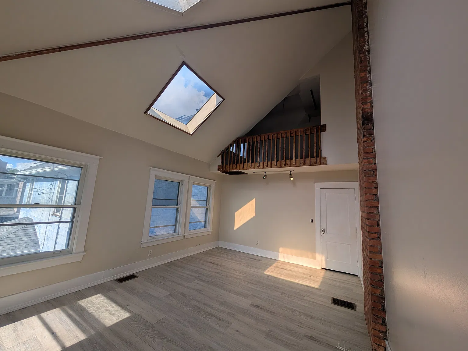 3 bed, 1187 sqft, $1,450 — Photo 2