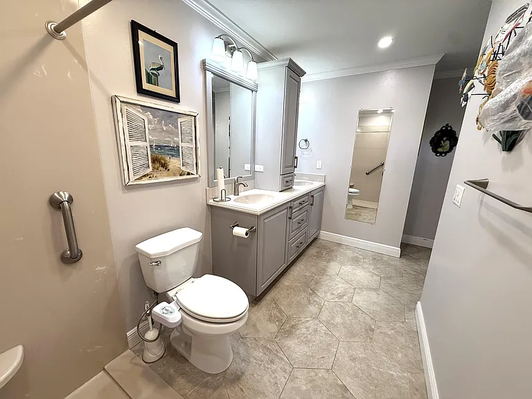 916 Savannas Point Dr #E — Photo 32