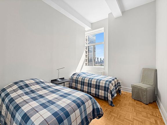5th image of 310 E 46th St APT 16M
