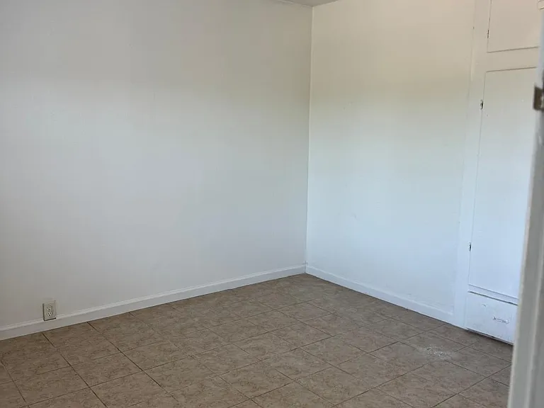 6275 Sultana Dr — Photo 4