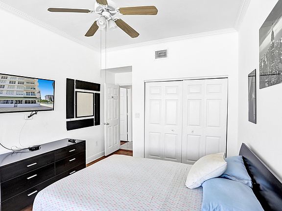 3rd image of 5601 Collins Ave #1M