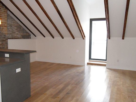 3rd image of 192 Grand St Penthouse 4