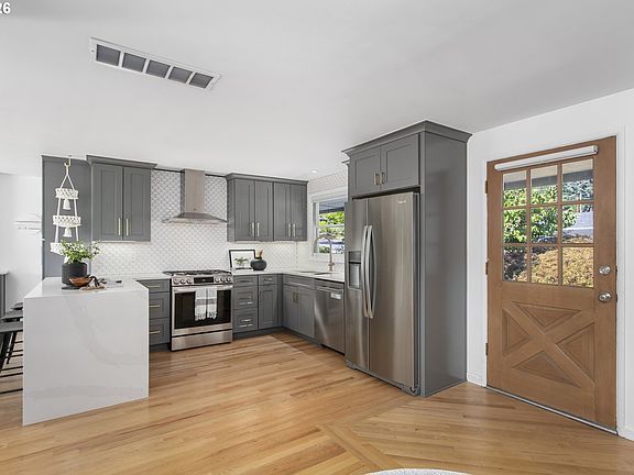 5th image of 1485 Hallinan St