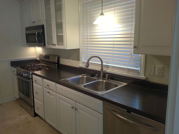 3rd image of 6503 Kensington Ave