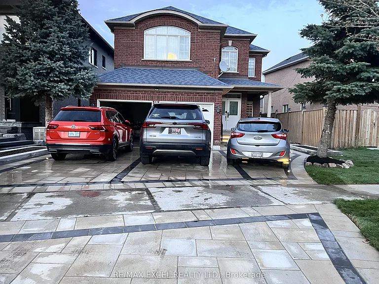 15 Leyburn Ave #BASEMENT — Photo 30