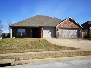 618 N Fox Meadows Ln, Fayetteville, AR 72704