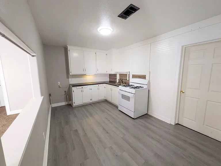 290 Hebert St — Photo 5