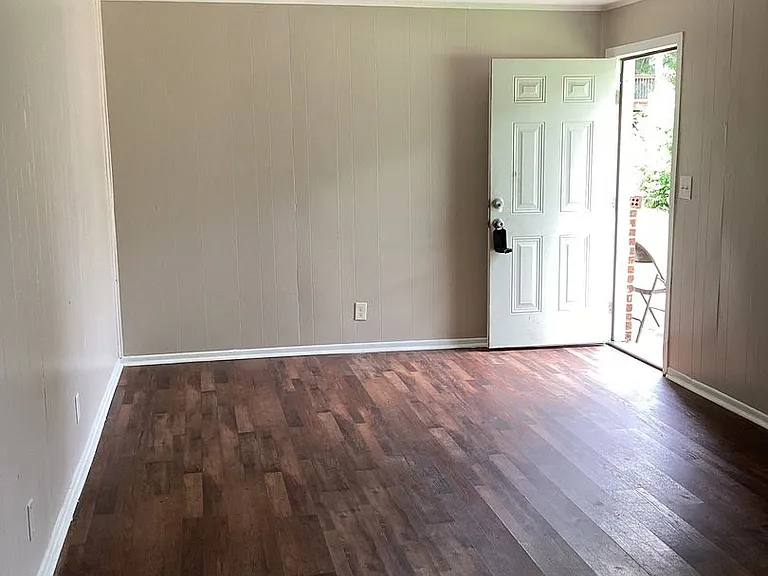 5540 Clemons Rd — Photo 4