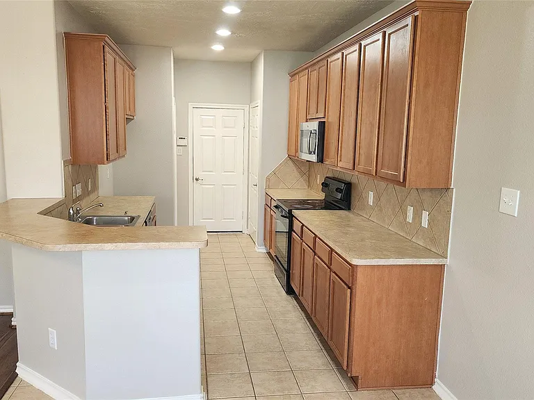 11428 Hackmatack Way — Photo 42