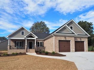 1295 6th St NW, Hickory, NC 28601