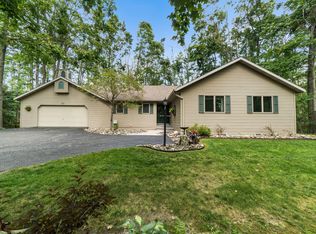 537 Woodside Ln, Gaylord, MI 49735