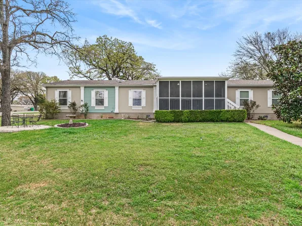 10165 Northlake Cir, Kemp, TX 75143