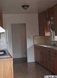 4th image of 2323 N Indiana Ave