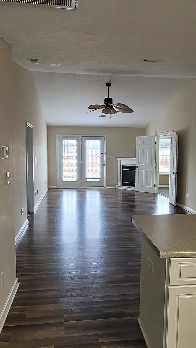Building Photo - 1252 Longpoint Dr