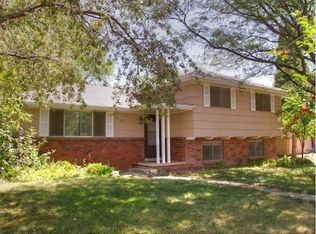 927 Chambers Dr, Colorado Springs, CO 80904