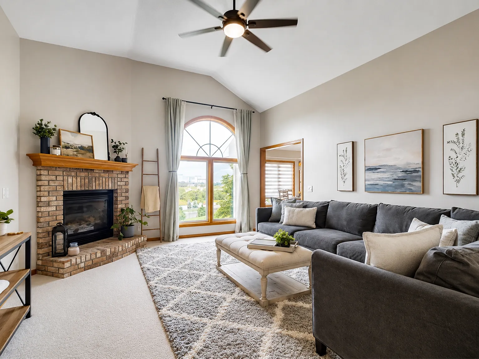 4 bed, 3382 sqft, $3,800 — Photo 3