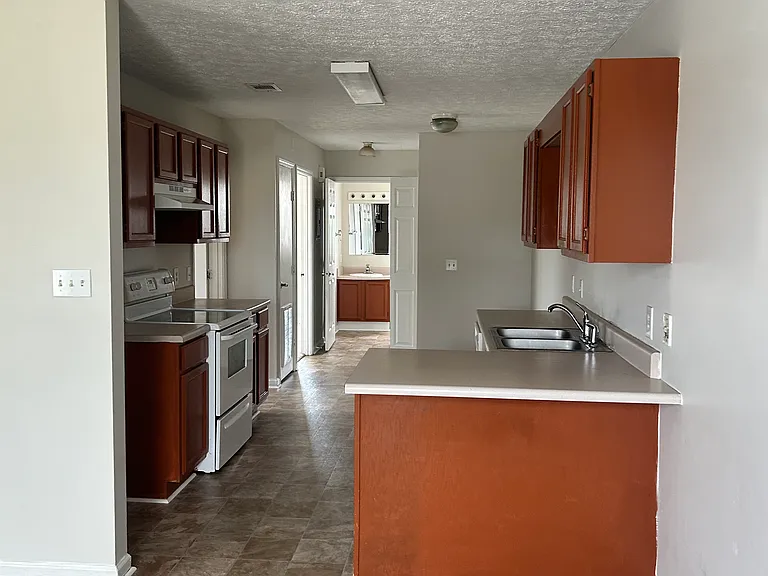 6401 Sunset Ave — Photo 2