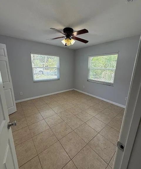 410 NE 11th St — Photo 12
