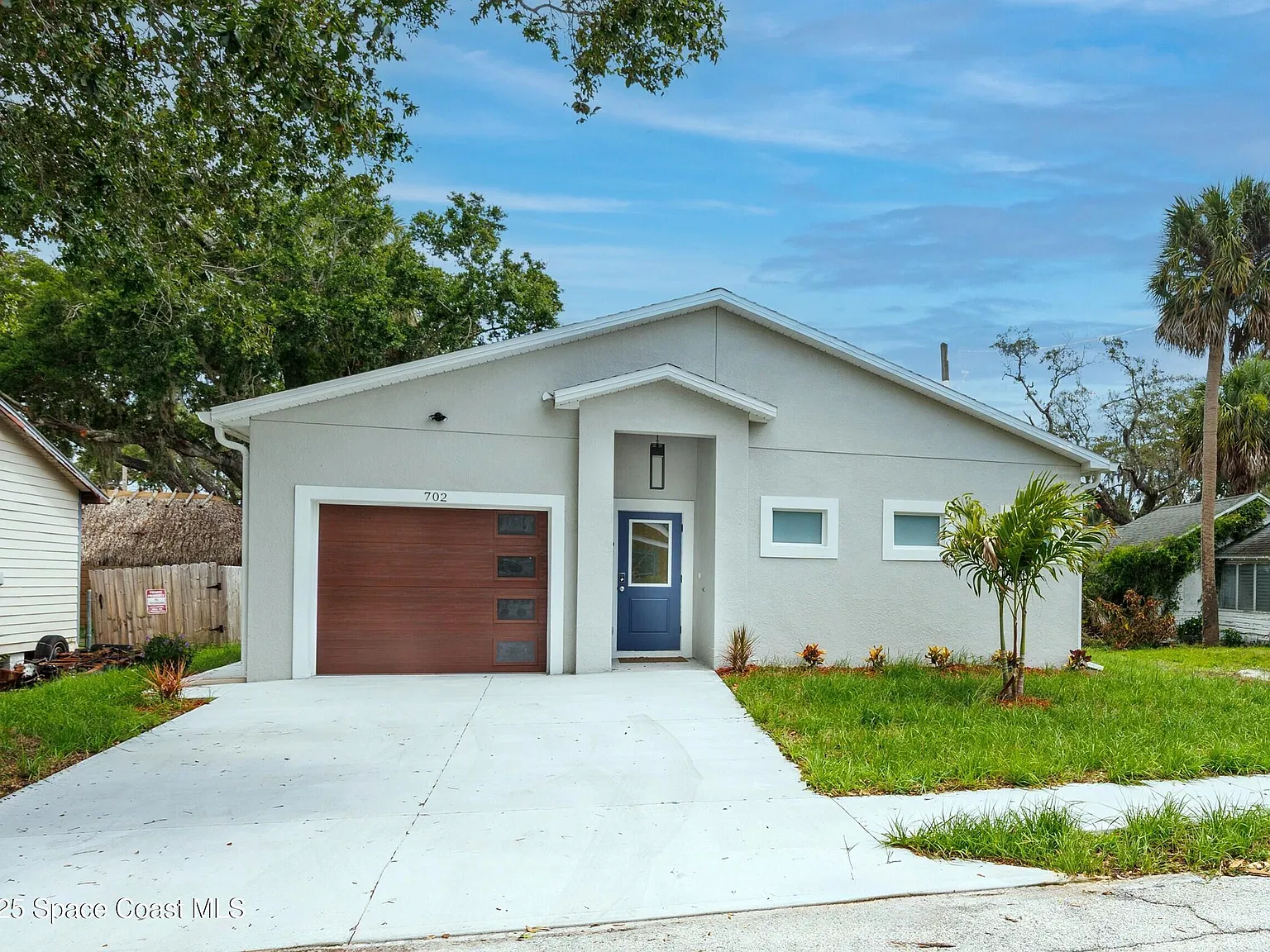 2 bed, 2.0 bath, 1200 sqft, $4,200 — Photo 1