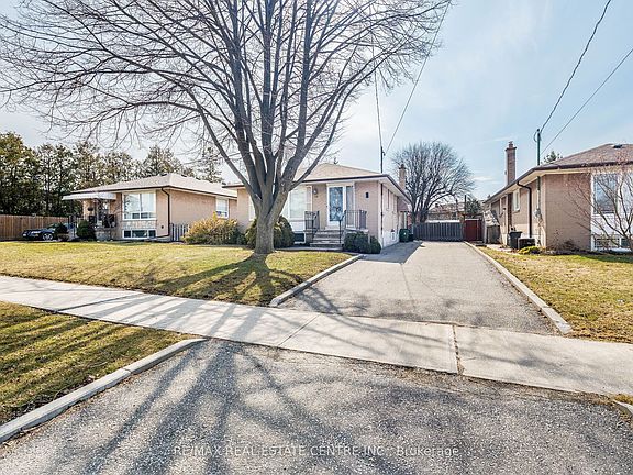 2nd image of 39 Bradstock Rd