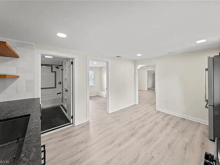3301 Hancock Ave #UP — Photo 13