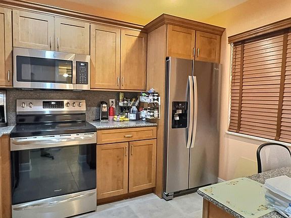 4th image of 2705 Nassau Bend #D2