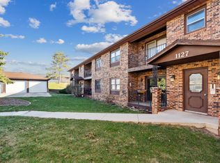 1127 Flammang Dr APT 2, Waterloo, IA 50702
