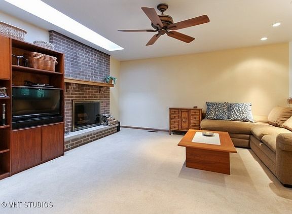 5th image of 1100 Carriage Ln