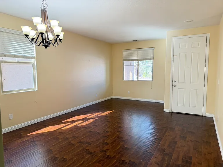 5450 Pinecroft Dr — Photo 10