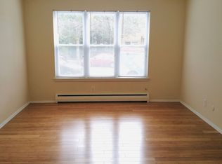 1004 E Pleasant St APT 2, Milwaukee, WI 53202