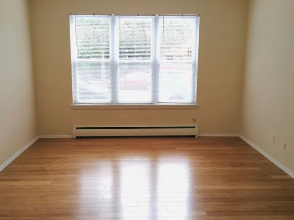 1004 Pleasant, 1004 E Pleasant St APT 2, Milwaukee, WI 53202