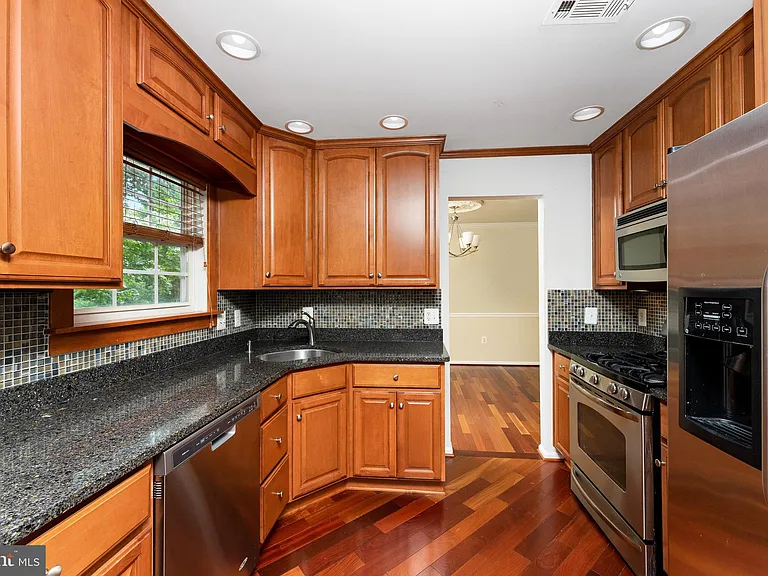 5783 Rhode Island Dr — Photo 8