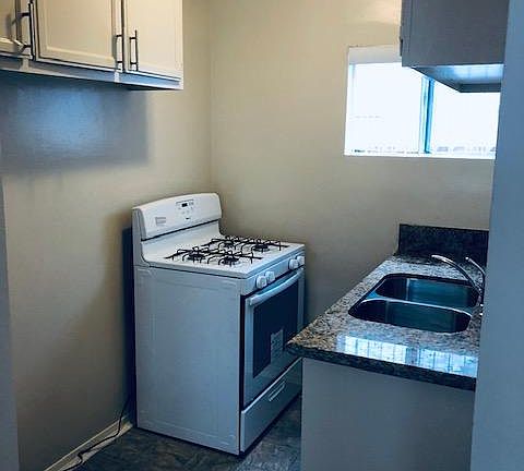 3rd image of 830 N Acacia St APT 5