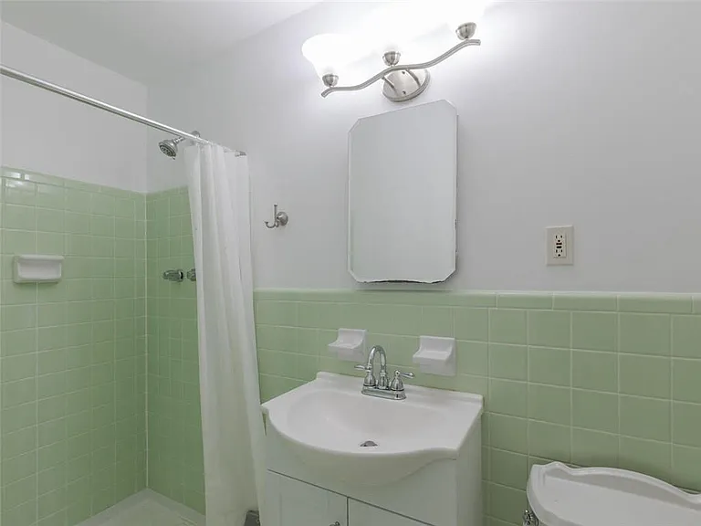 1110 Grimes Bridge Rd — Photo 17
