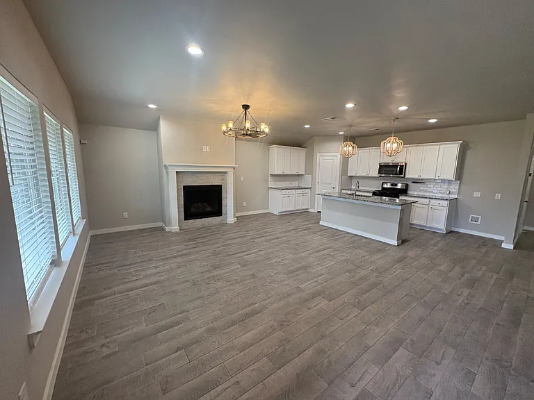 328 Ranger St — Photo 4