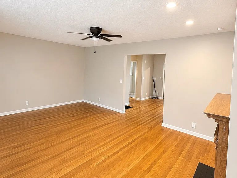 143 S Monroe Ave — Photo 4
