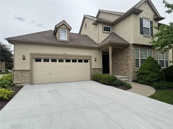 9827 Nieman Pl, Overland Park, KS 66213